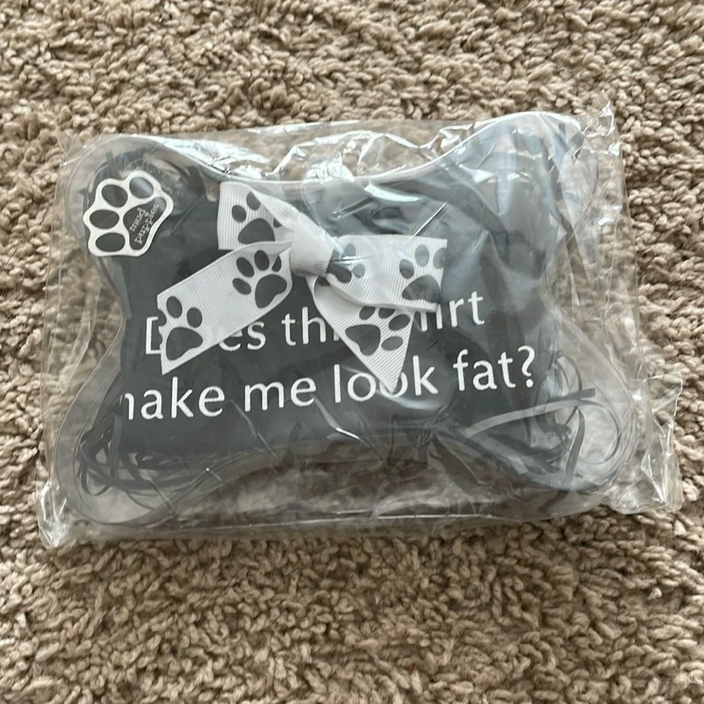Dog Tee- “does this shirt make me look fat?”